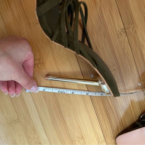 PLT HEELS - Picture 4 of 6